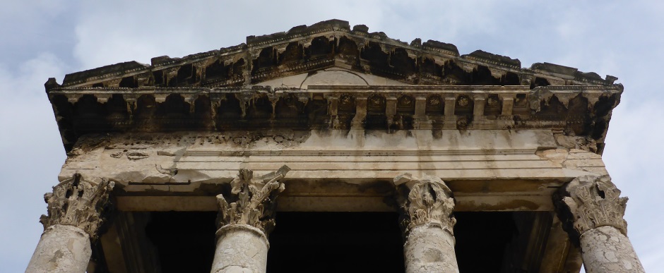 Temple Of Augustus Pula Portico Top