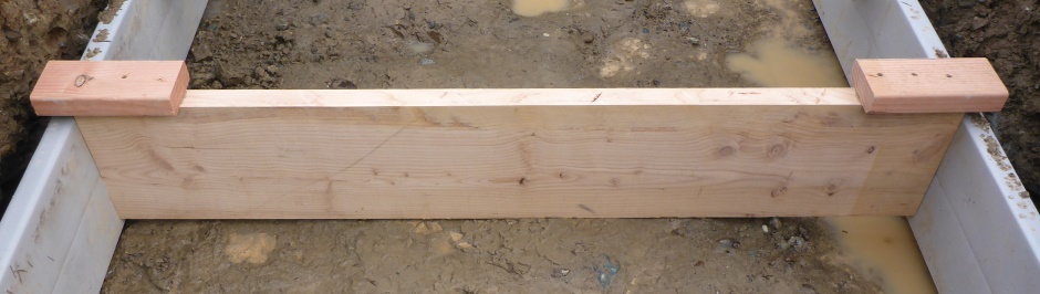 10" wide wooden plank with lips