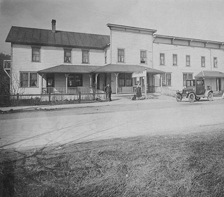 Carnation Apartments Carnation 1930