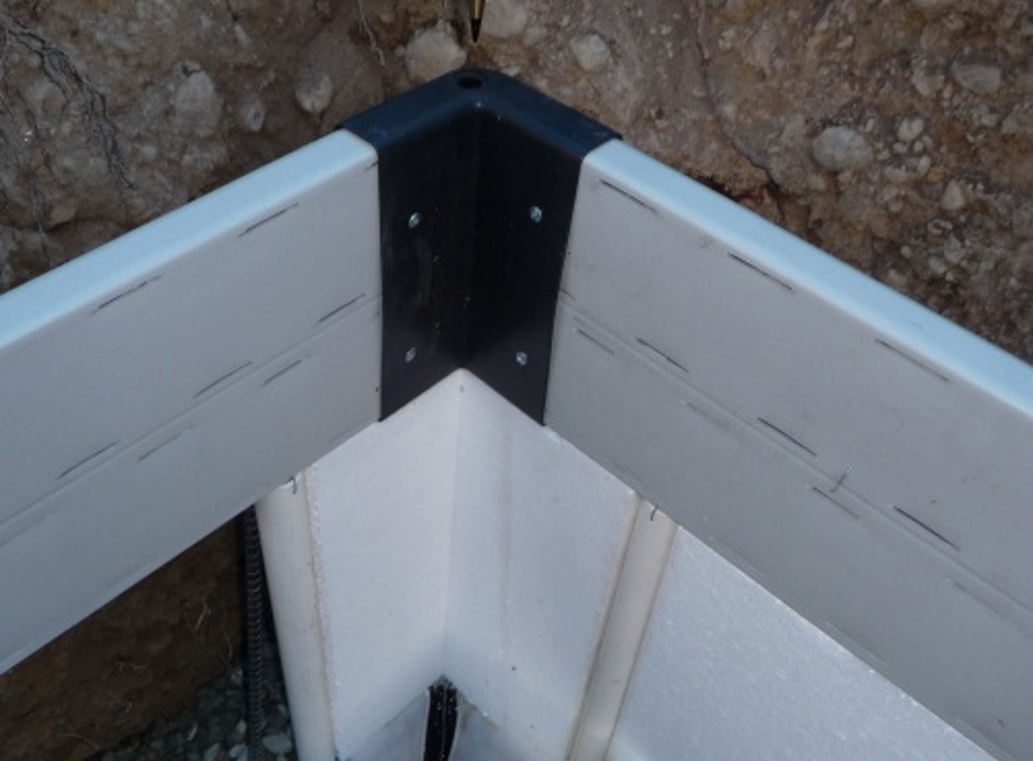 Outer polystyrene between Form-a-drain
