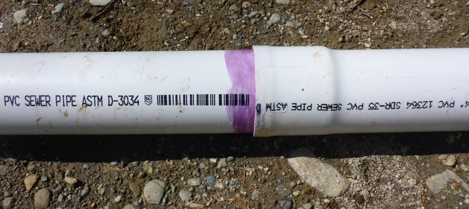Outer sleeve for sewer pipe