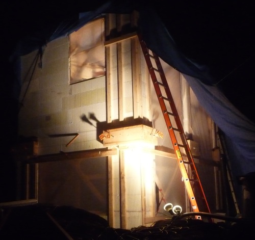 Site by night ICF with ladder