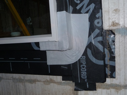 Window flexible corner flashing